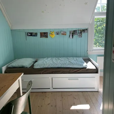 Sentrumsnaer Og Sjarmerende Bolig Til Leie I Feriehus