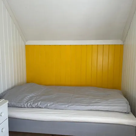 Sentrumsnaer Og Sjarmerende Bolig Til Leie I Feriehus Arendal