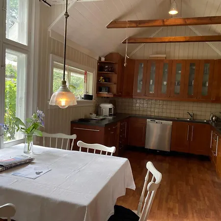 Feriehus Sentrumsnaer Og Sjarmerende Bolig Til Leie I *